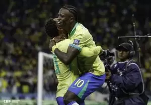 Vini Jr comemora gol em Brasil x Paraguai pelas Eliminatórias