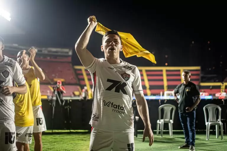 Vitória comemora triunfo sobre Sport pelo BBraisleirão 2025