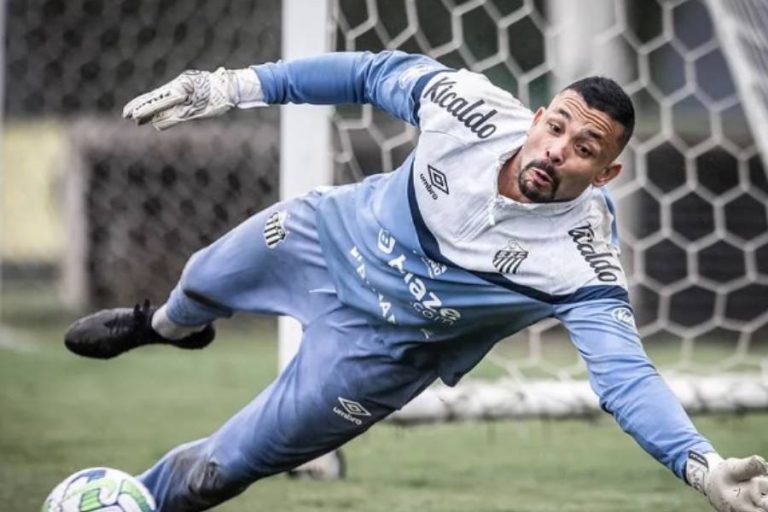 Vladimir em treino do Santos