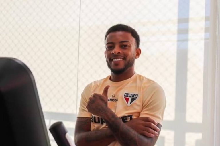 Welington na academia do CT do São Paulo