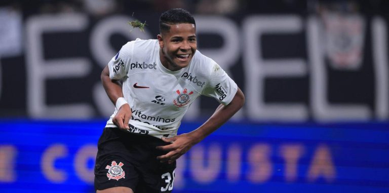 De saída? Corinthians espera propostas e estipula preço para negociar Wesley