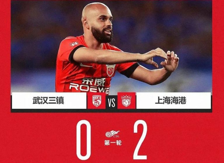 Paulinho sai do banco, marca duas vezes, e Shanghai Port vence na estreia do Campeonato Chinês