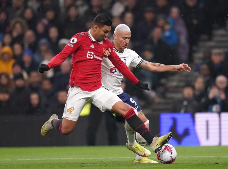 Brasileiros em campo: saiba onde assistir AO VIVO e o horário de Manchester United x Nottingham Forest