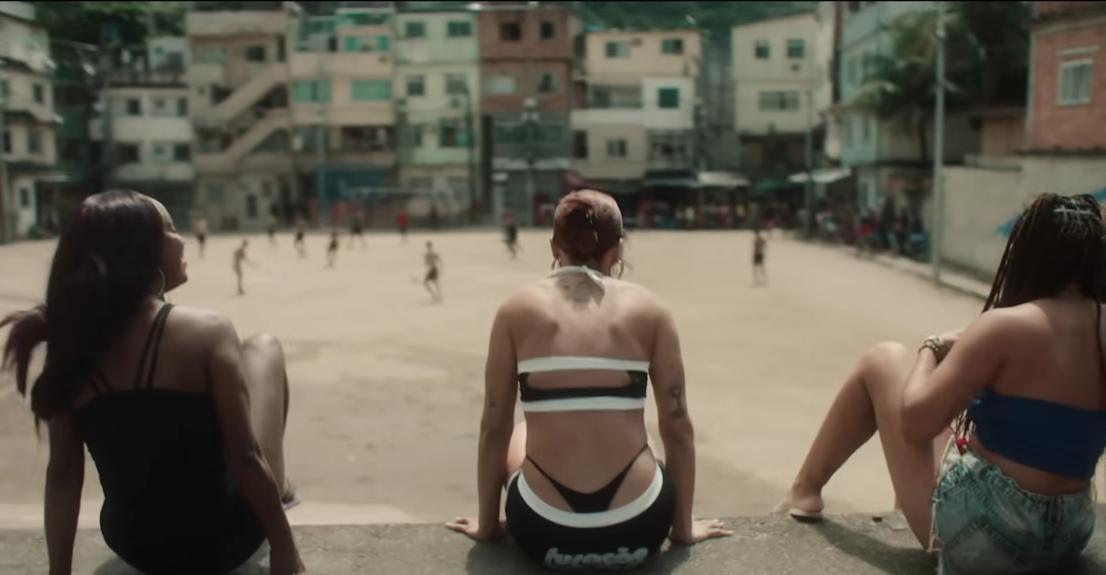Anitta No Vma Clipe De Funk Rave Premiado Da Noite Mostra Futebol Na Favela O Que Isso 