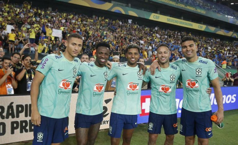 Confira como foi o primeiro treino com bola da Seleção Brasileira em Cuiabá