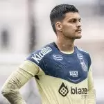 Goleiro do Santos, Gabriel Brazão está na mira do Flamengo