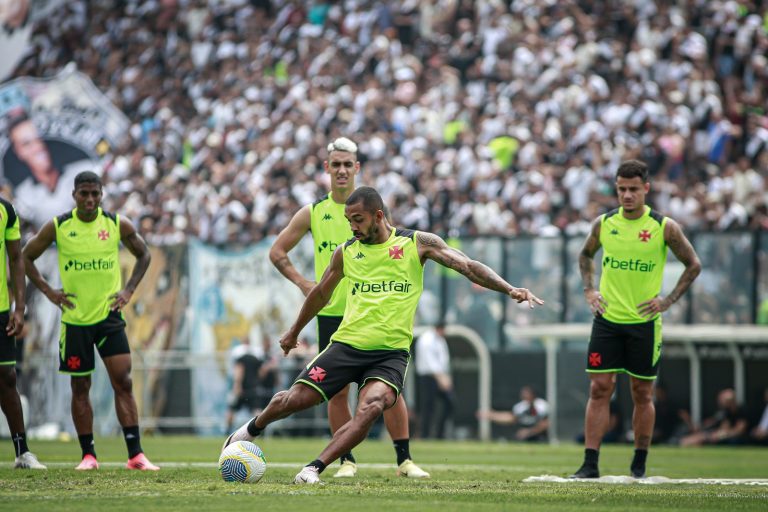 Vasco treina para jogar a semifinal da Copa do Brasil