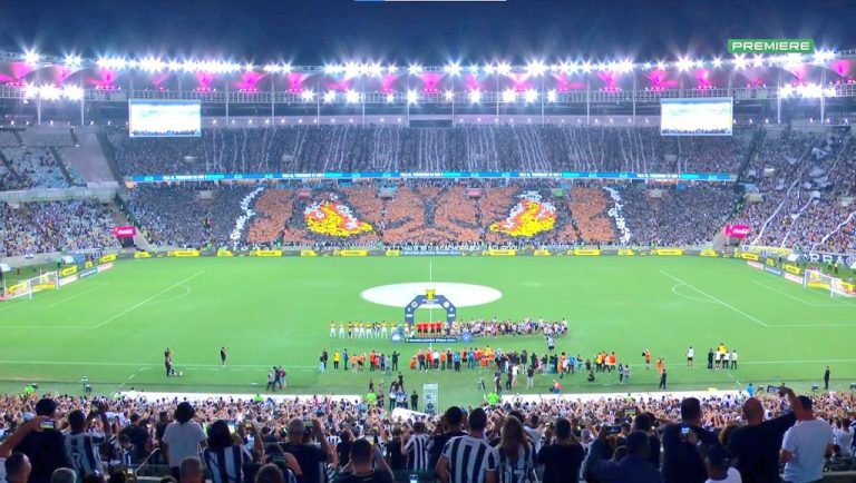 Mosaico em movimento da torcida do Botafogo viraliza nas redes sociais