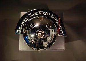 Novo troféu Roberto Dinamite para artilharia do Brasileirão