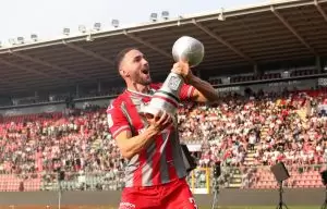 Paulo Azzi comemora título dos playoffs com a Cremonese