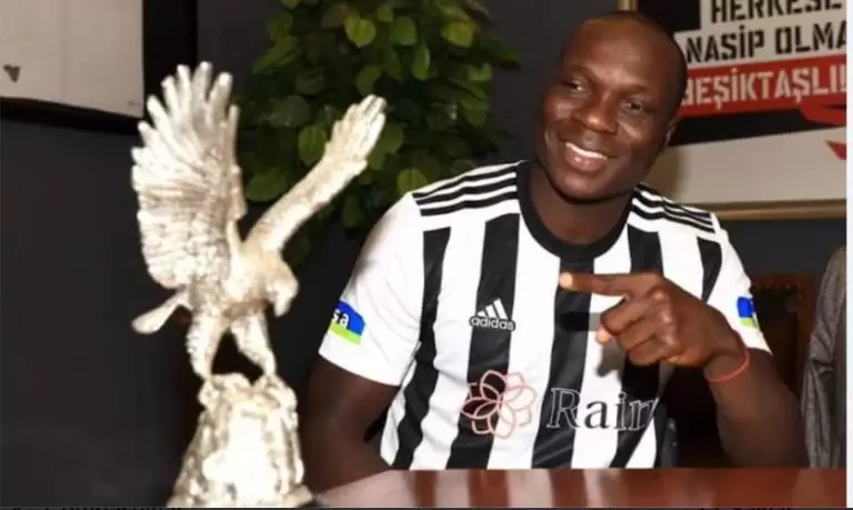 São Paulo negocia com atacante camaronês Vincent Aboubakar