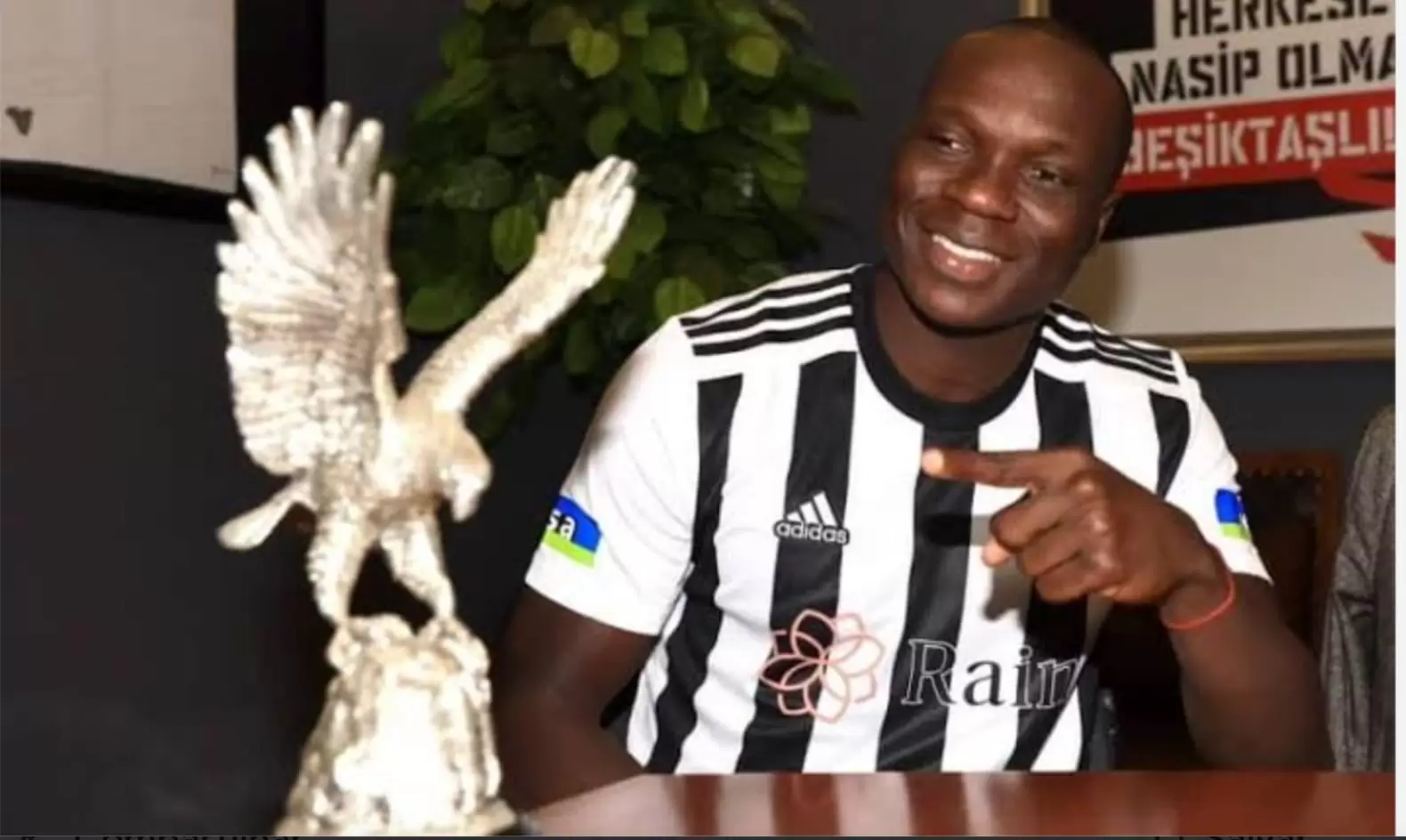 São Paulo negocia com atacante camaronês Vincent Aboubakar