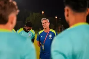 Seleção Brasileira Sub-17 com o técnico Carlos Eduardo Patetuci.