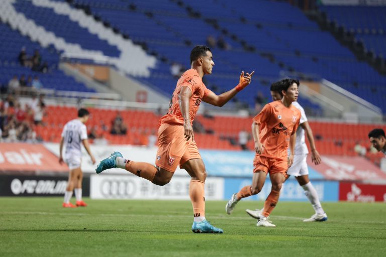 Yuri Tanque, jogador do Jeju United