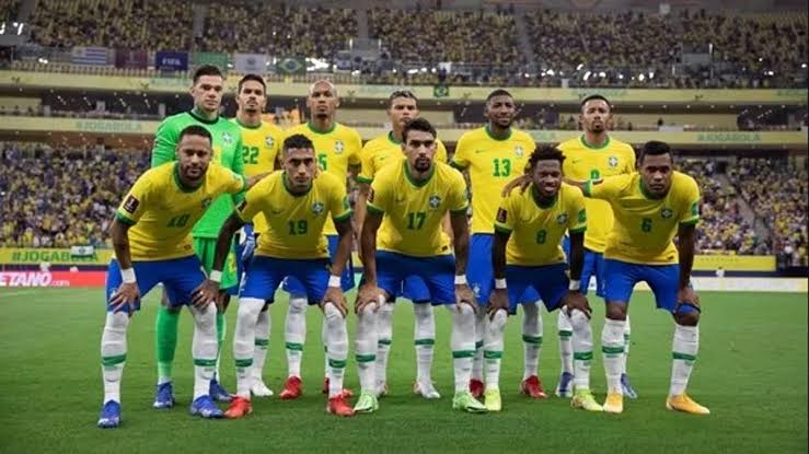 Zagueiro de Seleção deve deixar a Europa a pedido de técnico e rumores aumentam no Brasil