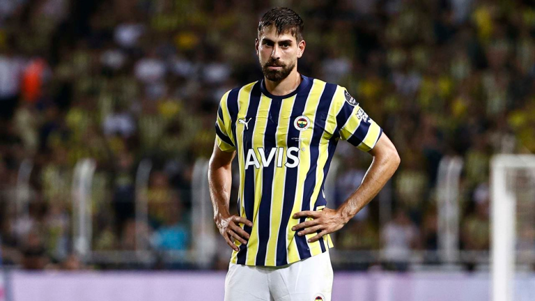 Zagueiro do Fenerbahçe pode reforçar o Corinthains