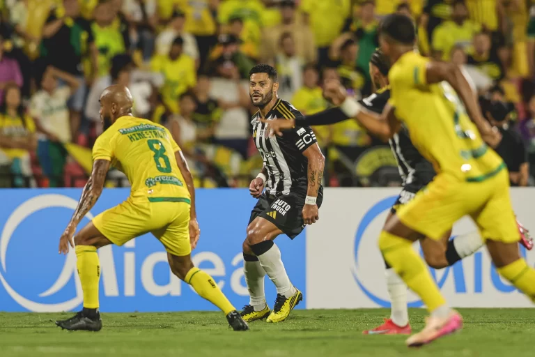 Atlético-MG x Atlético Bucaramanga em campo pela Sul-Americana 2025
