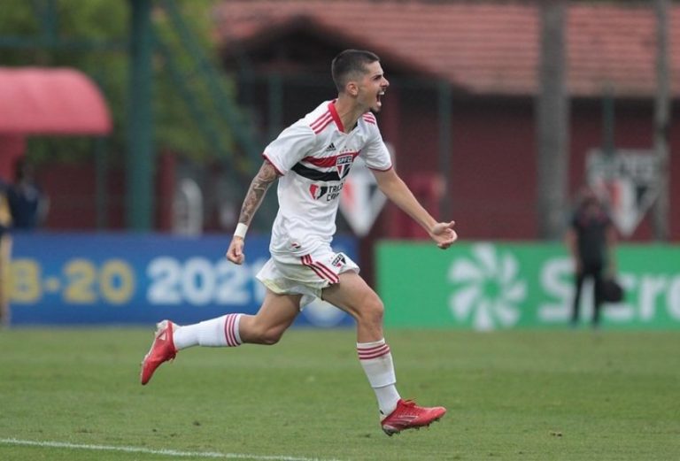 Rogério Ceni aposta Pedrinho Vilhena no São Paulo.