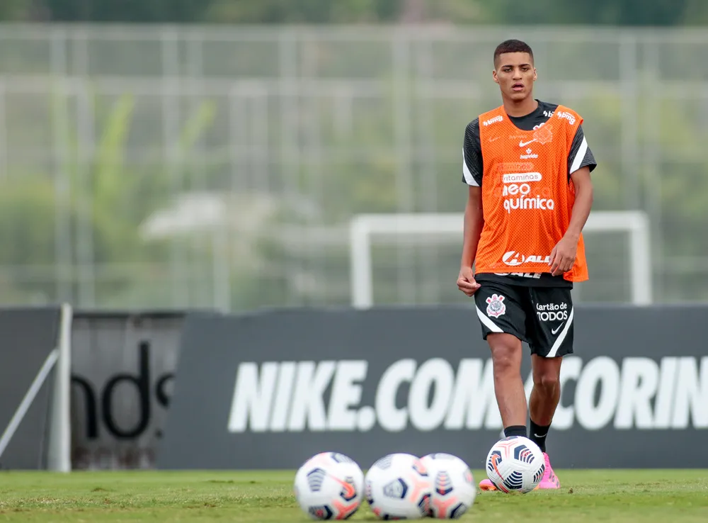Rodrigo Varanda, atacante do Corinthians, durante treino — Foto: Rodrigo Coca / Ag.Corinthians