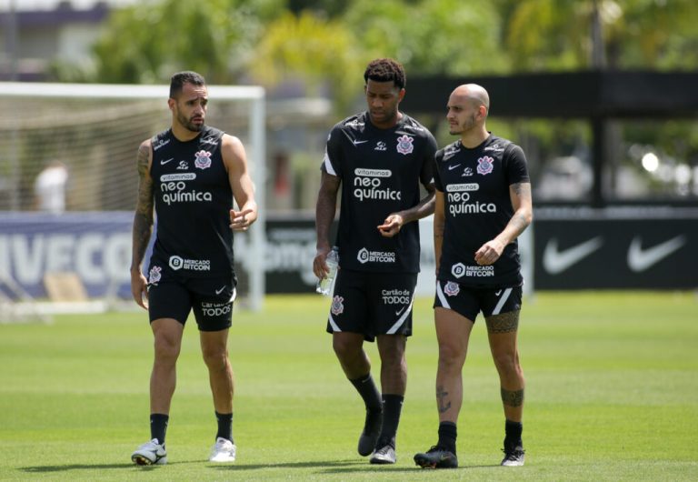 Fábio Santos aconselhou Renato Augusto e Gil a deixarem o Corinthians: "Eles sofreram" - Foto: Rodrigo Coca / Ag. Corinthians