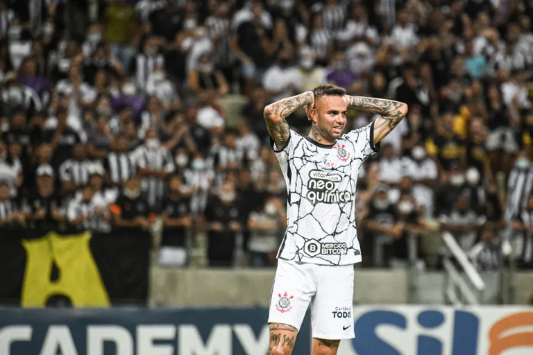 Corinthians vive reformulação em seu elenco; veja quem pode deixar o clube