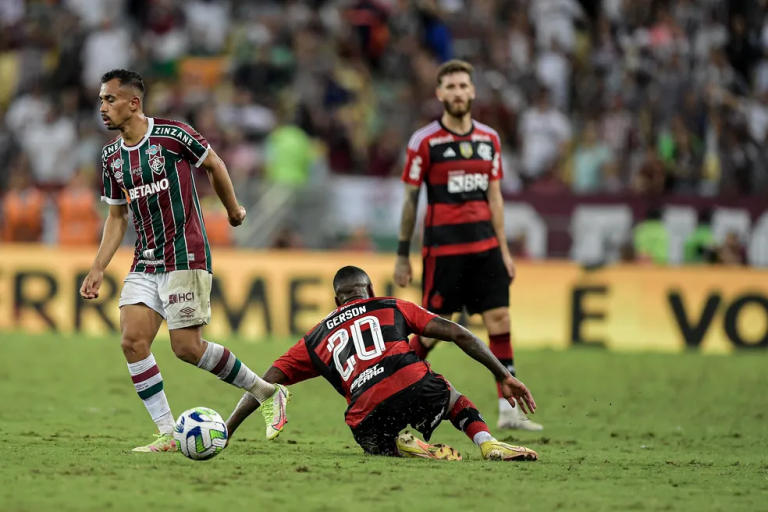 Léo Pereira fala sobre postura do Flamengo diante do Fluminense: “Se não roubasse a bola, tentava fazer falta ali”