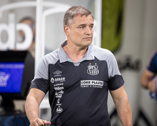 Diego Aguirre, técnico do Santos