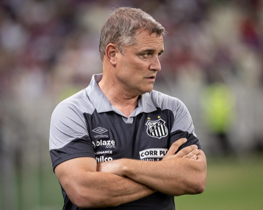 Diego Aguirre, técnico do Santos