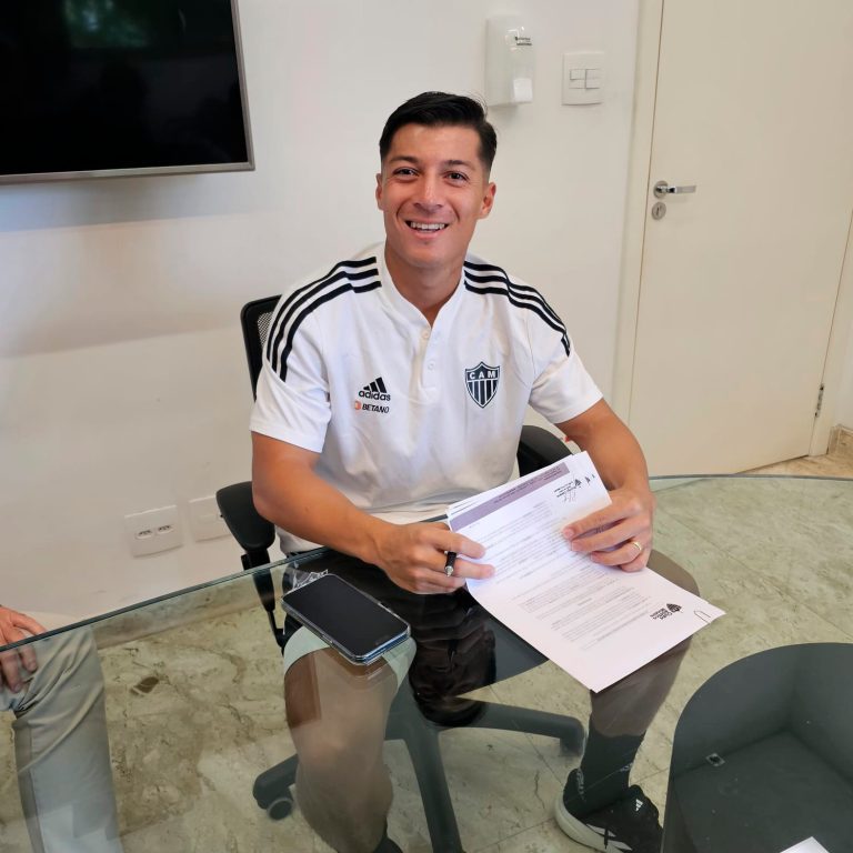 Alan Franco renovou o contrato com o Galo