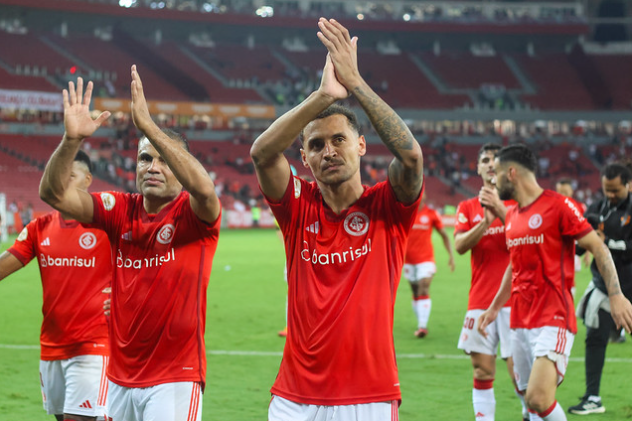 Alan Patrick e Mercado, jogadores do Internacional