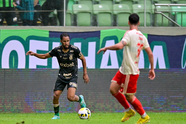 Lance em América-MG x Internacional, pelo Brasileirão