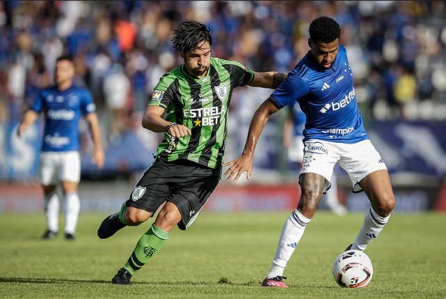 Benítez, meia do América-MG, e Wesley, atacante do Cruzeiro