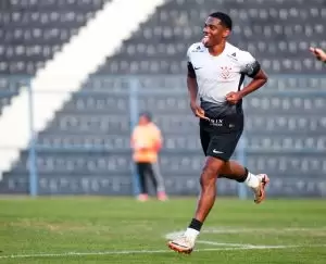 André Luiz volante do Corinthians