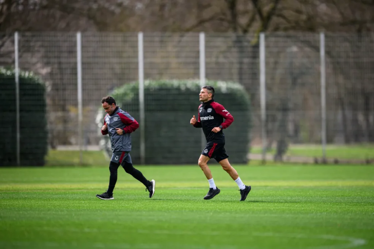 Aránguiz, que tem pré-contrato com o Internacional, avança na recuperação no Leverkusen