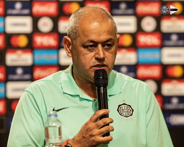 Arce, técnico do Olimpia