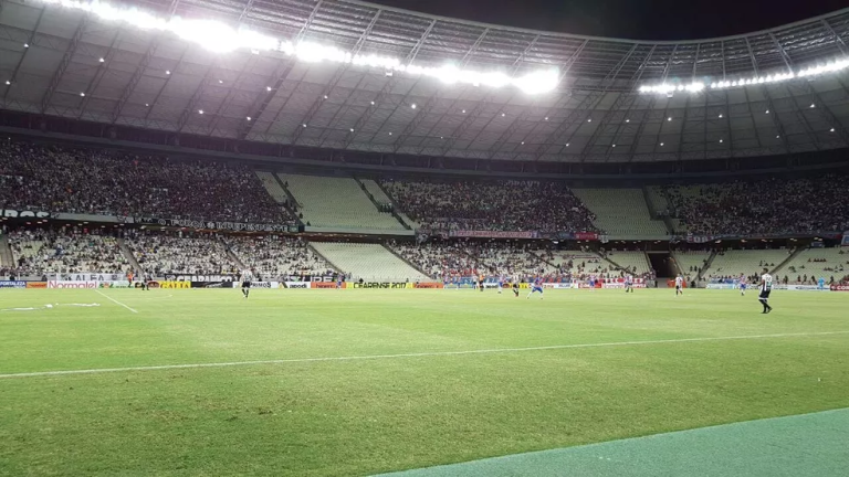 Fortaleza e Ceará disputam jogos na Arena Castelão