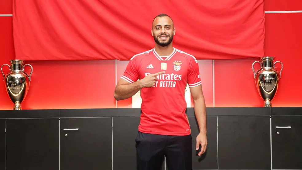 Arthur Cabral está perto de assinar com o Botafogo