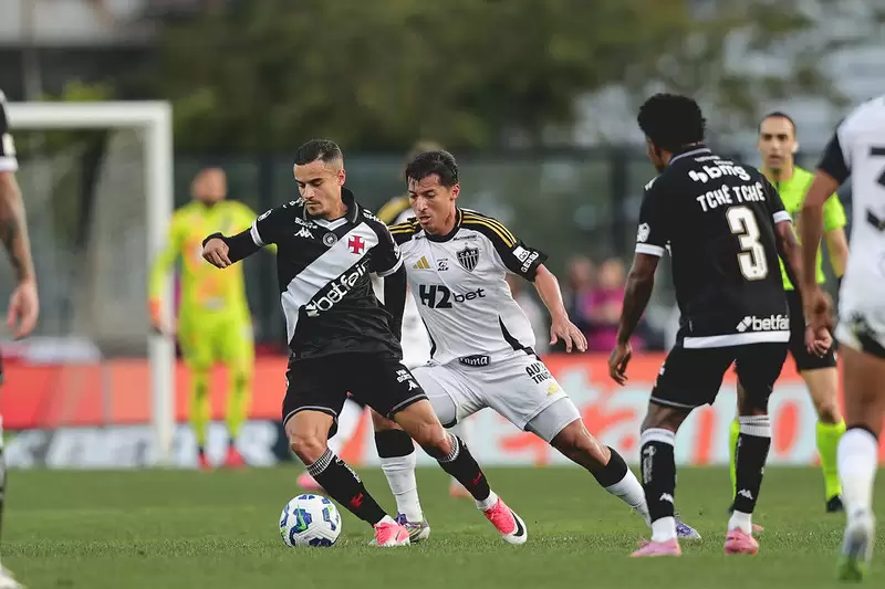 Vasco 1 x 1 Atlético pela décima nona rodada do Campeonato Brasileiro, no estádio de São Januário, Rio de Janeiro.