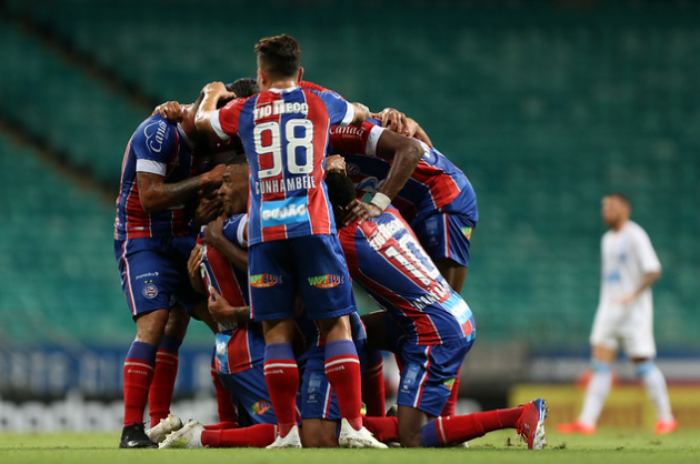 Jogadores do Bahia com camisas em homenagem a indígenas