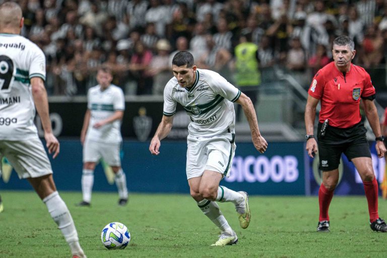 Matheus Bianqui, meia do Coritiba