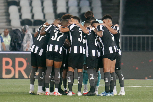 Jogadores do Botafogo reunidos