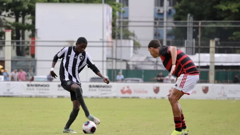 Flamengo x Botafogo pelo Brasileirão Sub-17. (Foto: Divulgação / Henrique Lima / Botafogo)