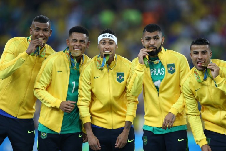 Seleção masculina brasileira de futebol campeã olímpica na Rio 2016