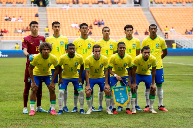 Seleção brasileira perfilada para o Mundial sub-17