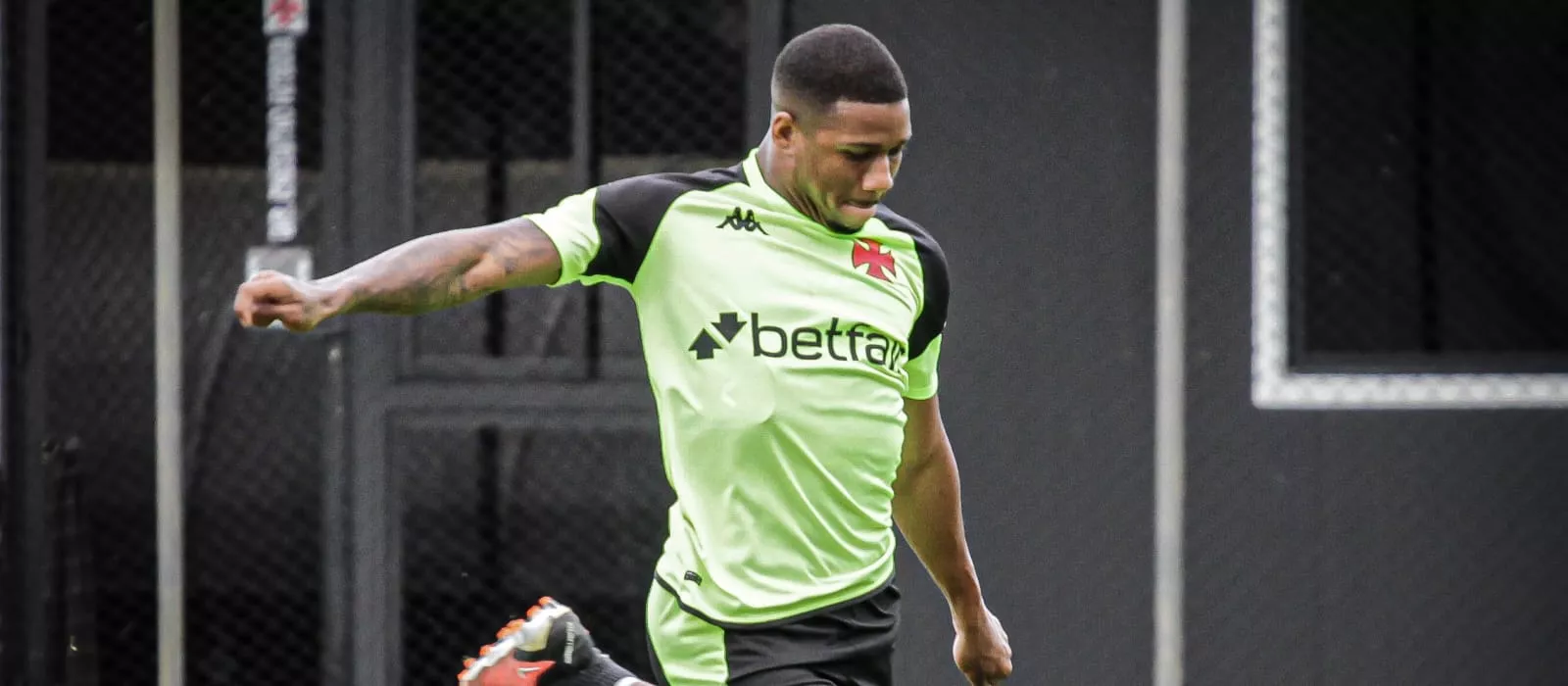 Leandrinho deverá ser vendido pelo Vasco