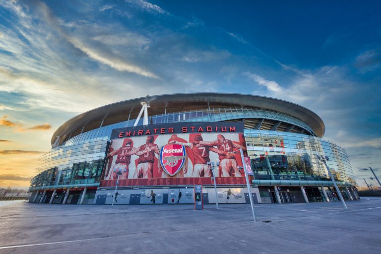 Brasileiros em campo: saiba onde assistir ao VIVO e o horário de Arsenal x Fulham