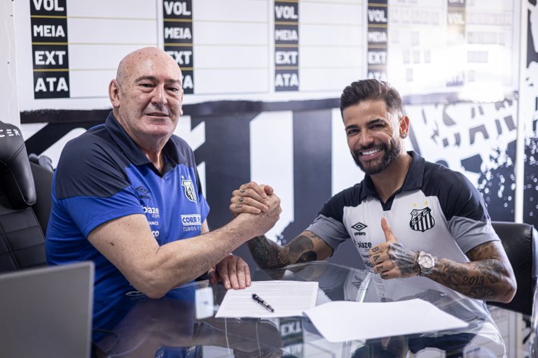 Júnior Caiçara foi anunciado pelo Santos