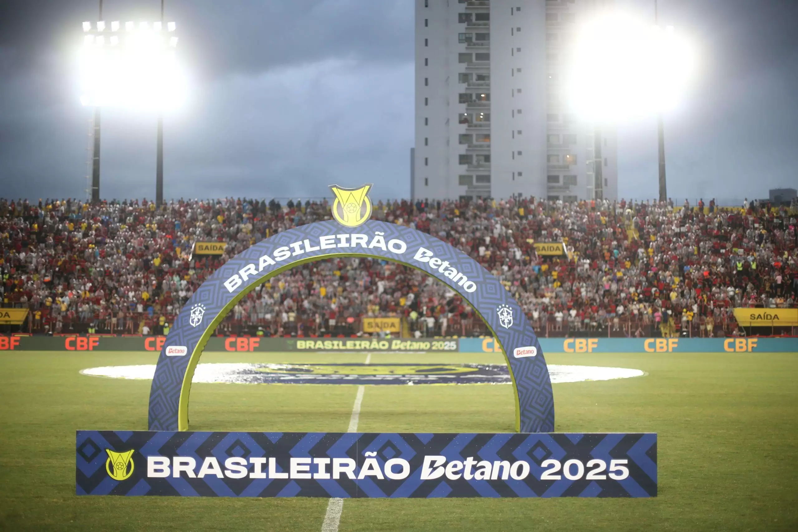 estádios de futebol preparados para receber os jogos da 24ª rodada do campeonato brasileiro 2025