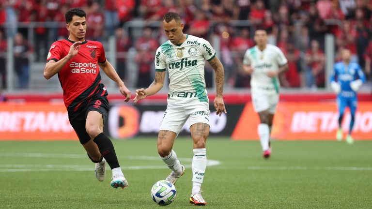 Vitor Bueno e Breno Lopes em Athletico Paranaense x Palmeiras