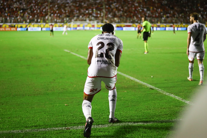 Carlinhos, atacante do Flamengo